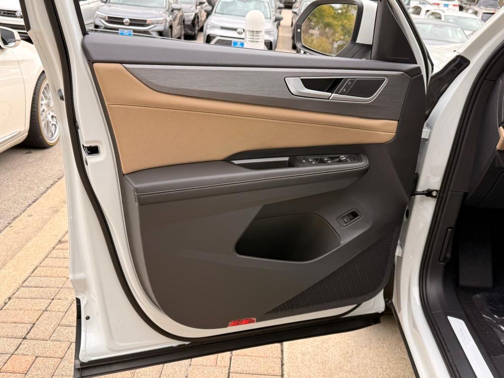 new 2026 Volkswagen Atlas Cross Sport car, priced at $47,052