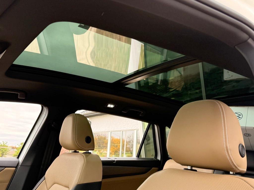 new 2026 Volkswagen Atlas Cross Sport car, priced at $47,052