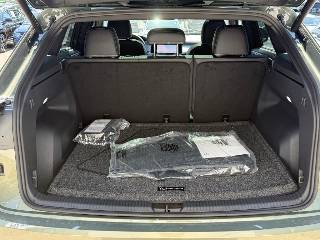 new 2026 Volkswagen Atlas Cross Sport car, priced at $46,215