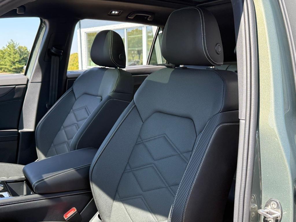 new 2026 Volkswagen Atlas Cross Sport car, priced at $46,215