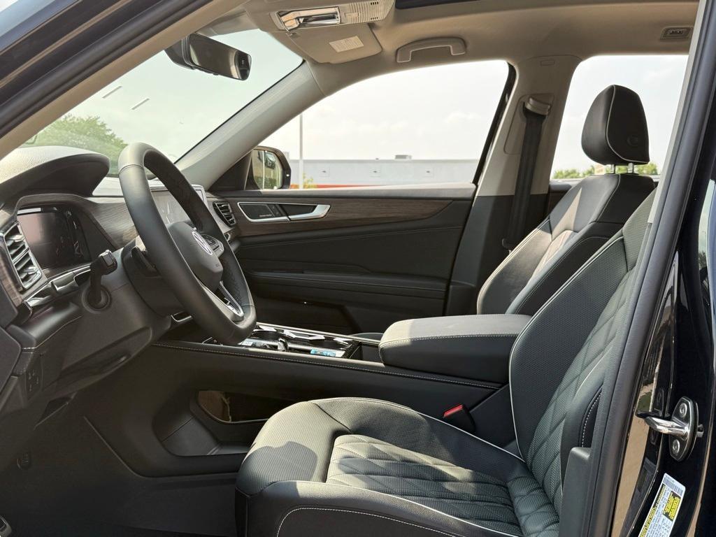 new 2025 Volkswagen Atlas car, priced at $51,411
