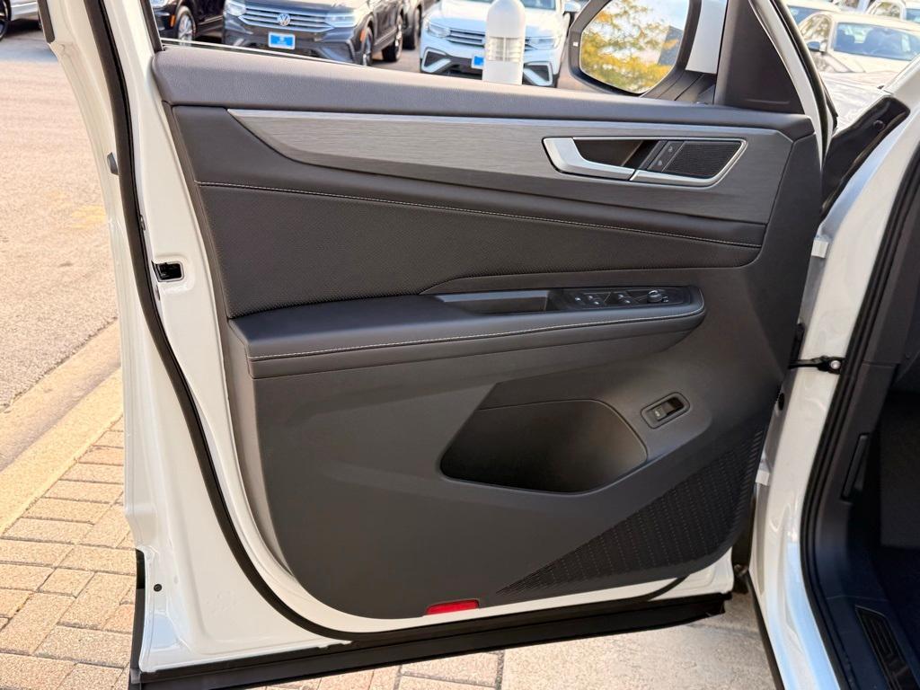 new 2026 Volkswagen Atlas Cross Sport car, priced at $46,652