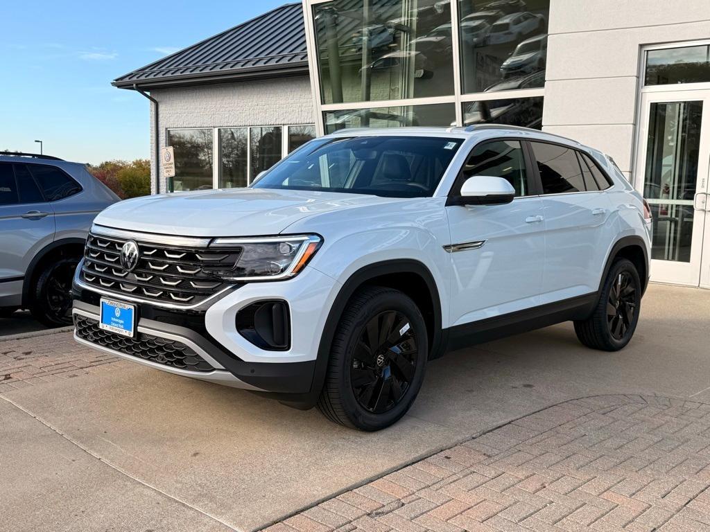 new 2026 Volkswagen Atlas Cross Sport car, priced at $46,652