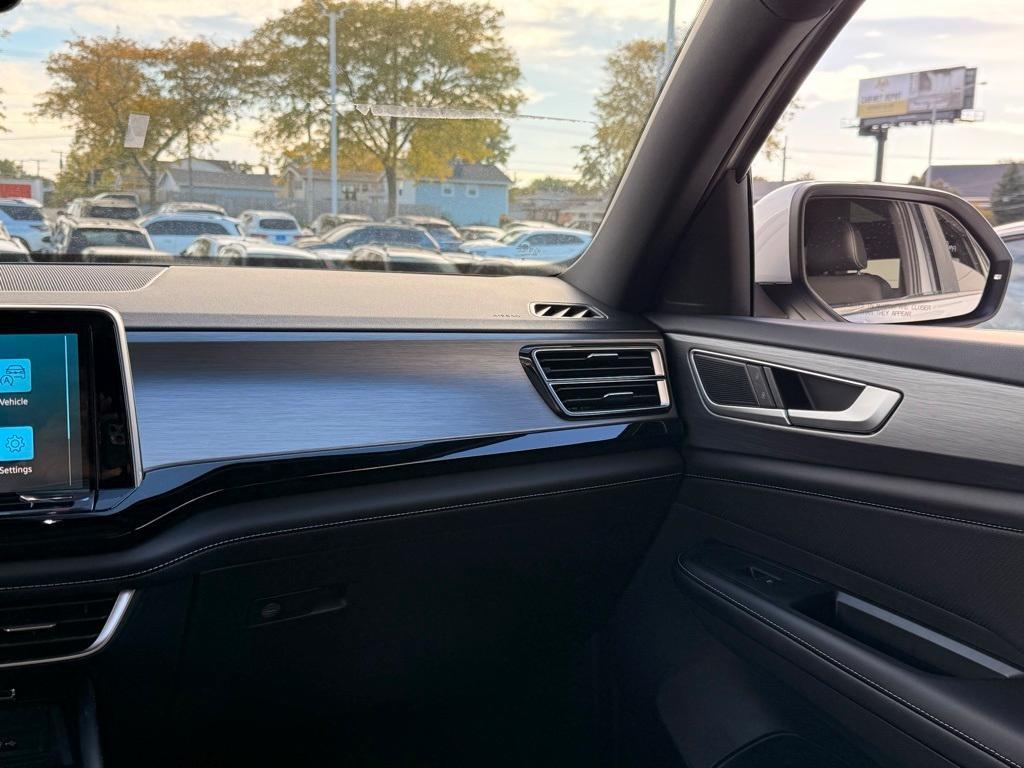 new 2026 Volkswagen Atlas Cross Sport car, priced at $46,652