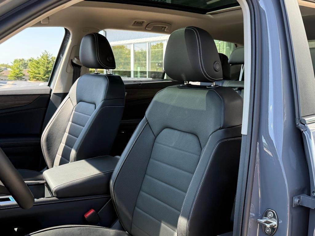 new 2026 Volkswagen Atlas car, priced at $51,406