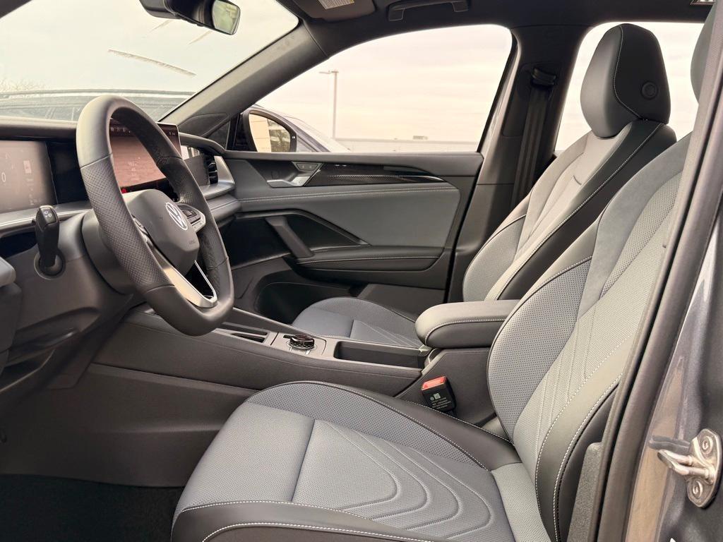 new 2025 Volkswagen Tiguan car, priced at $37,298