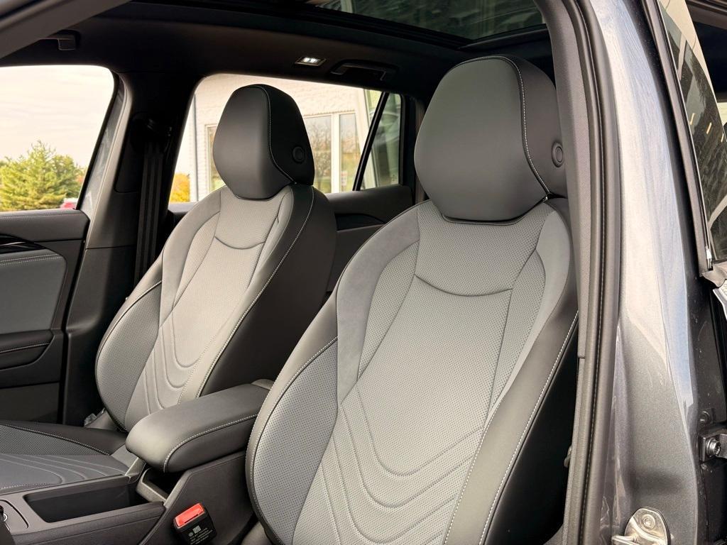 new 2025 Volkswagen Tiguan car, priced at $37,298