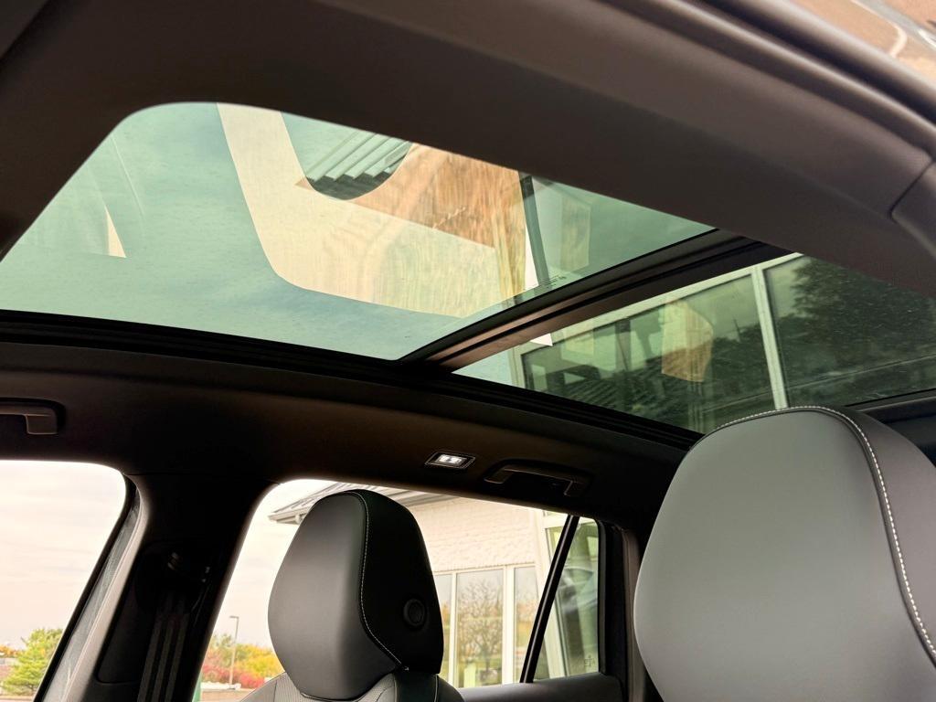 new 2025 Volkswagen Tiguan car, priced at $37,298