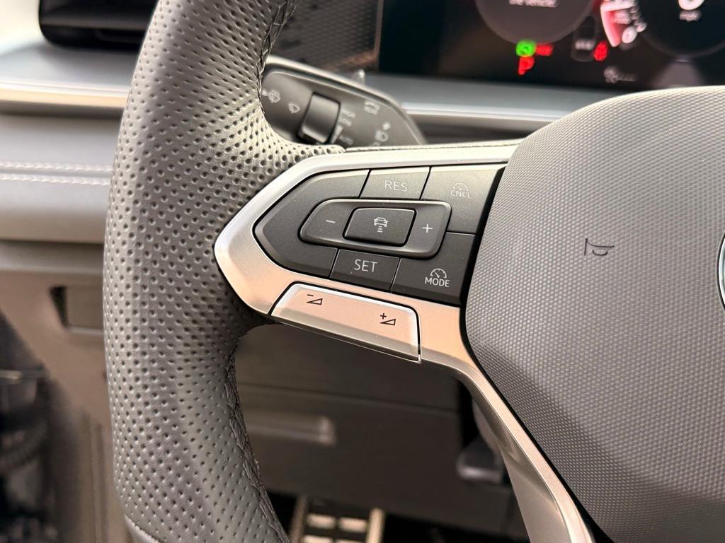 new 2025 Volkswagen Tiguan car, priced at $37,298