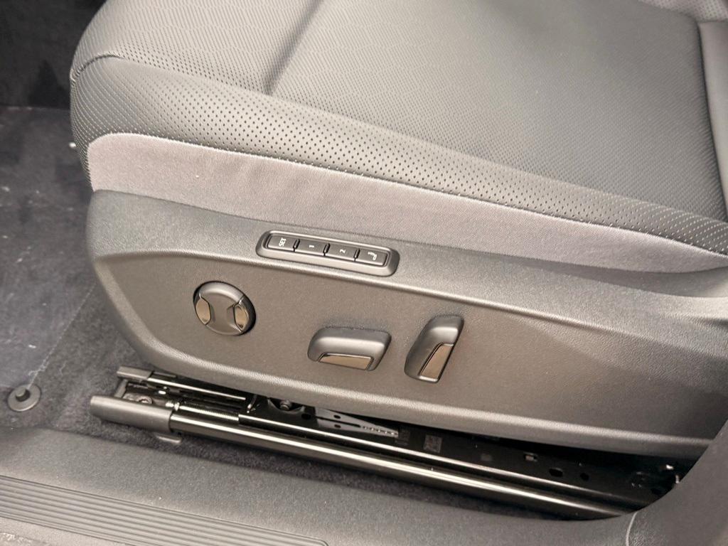 new 2025 Volkswagen ID.4 car, priced at $49,767