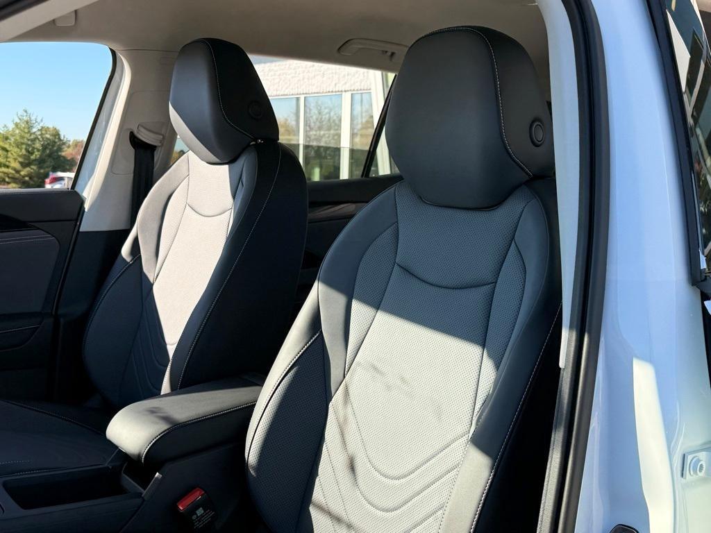 new 2025 Volkswagen Tiguan car, priced at $33,238