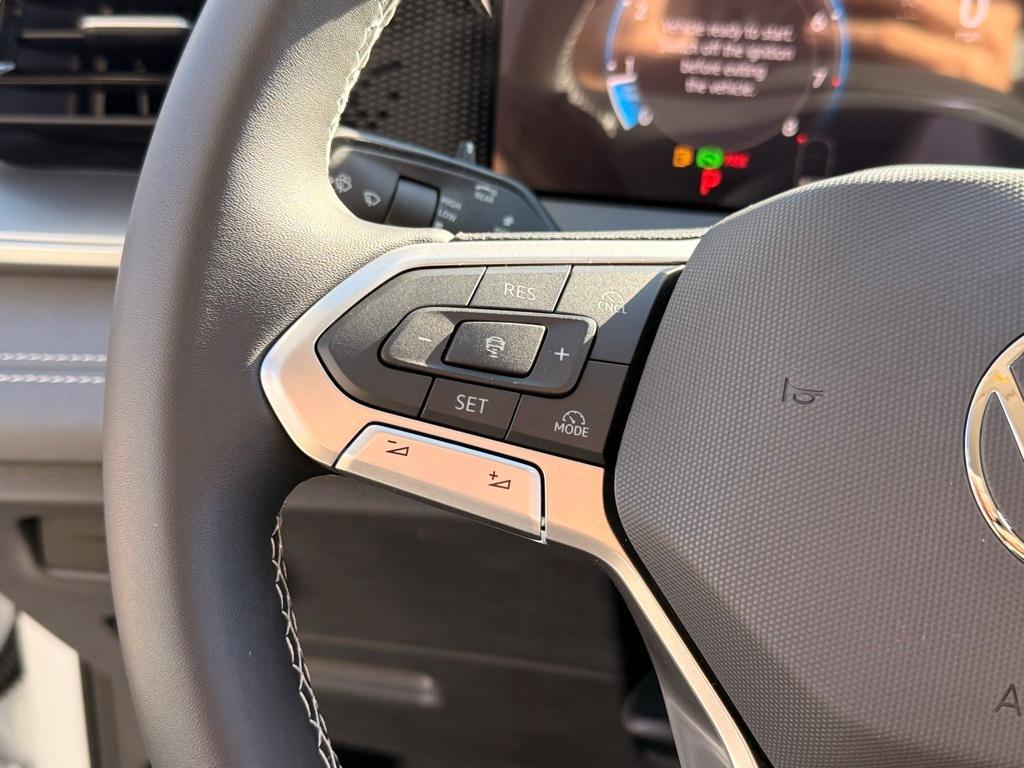 new 2025 Volkswagen Tiguan car, priced at $33,238