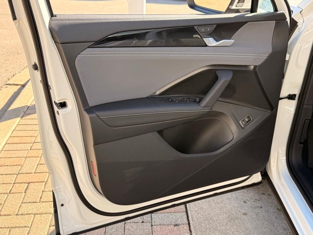 new 2025 Volkswagen Tiguan car, priced at $33,238