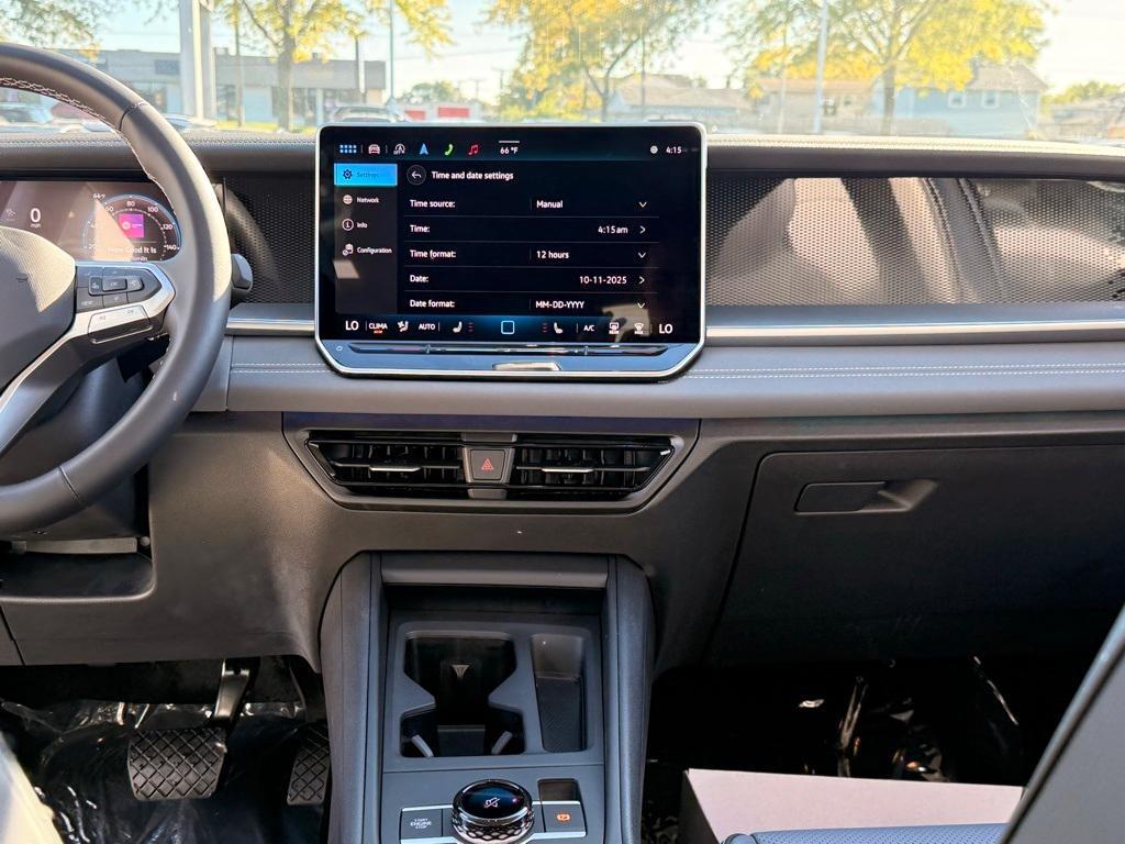 new 2025 Volkswagen Tiguan car, priced at $33,238