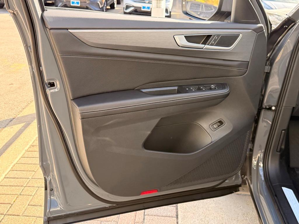 new 2026 Volkswagen Atlas Cross Sport car, priced at $46,140