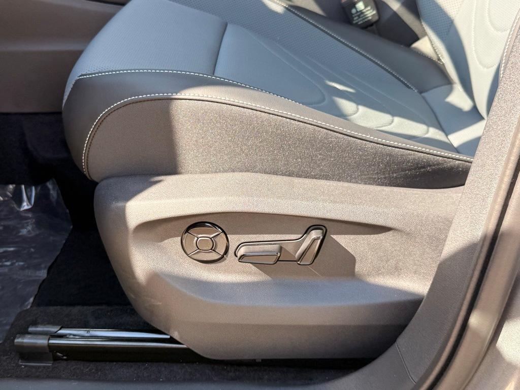 new 2025 Volkswagen Tiguan car, priced at $32,913