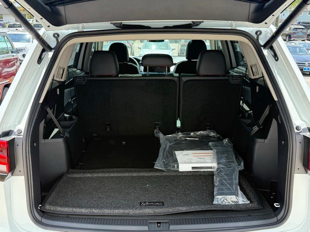 new 2025 Volkswagen Atlas car, priced at $45,472