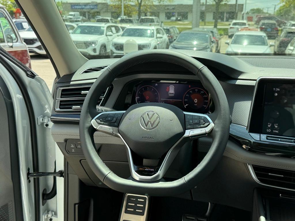 new 2025 Volkswagen Atlas car, priced at $45,472