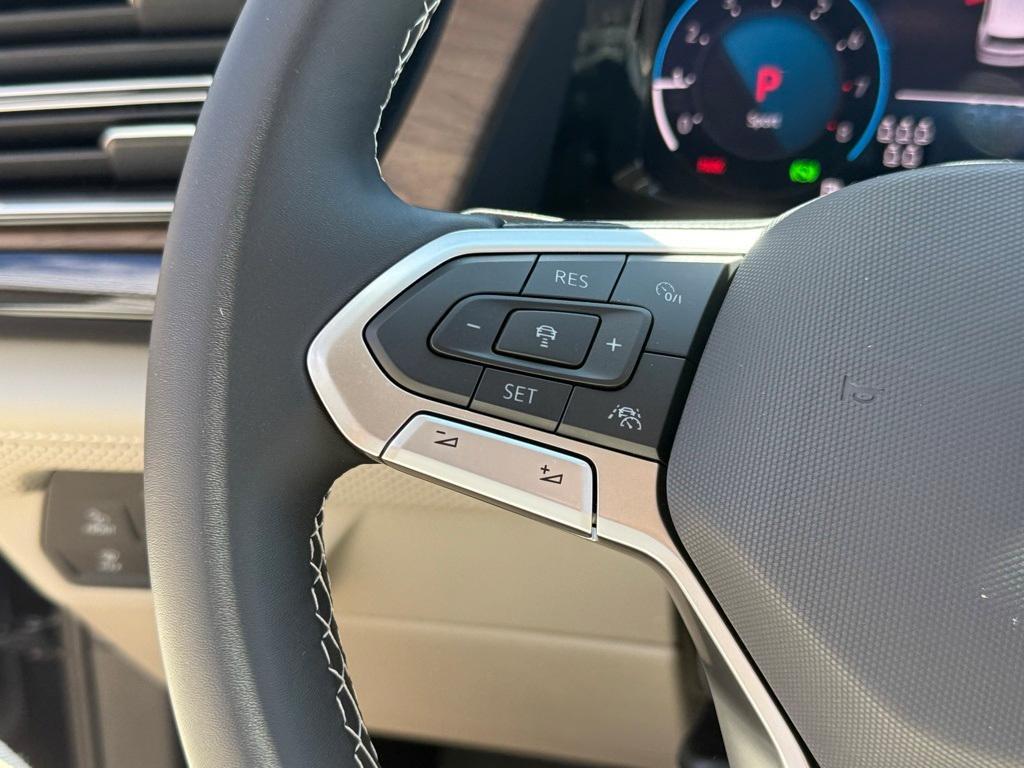 new 2025 Volkswagen Atlas car, priced at $37,136