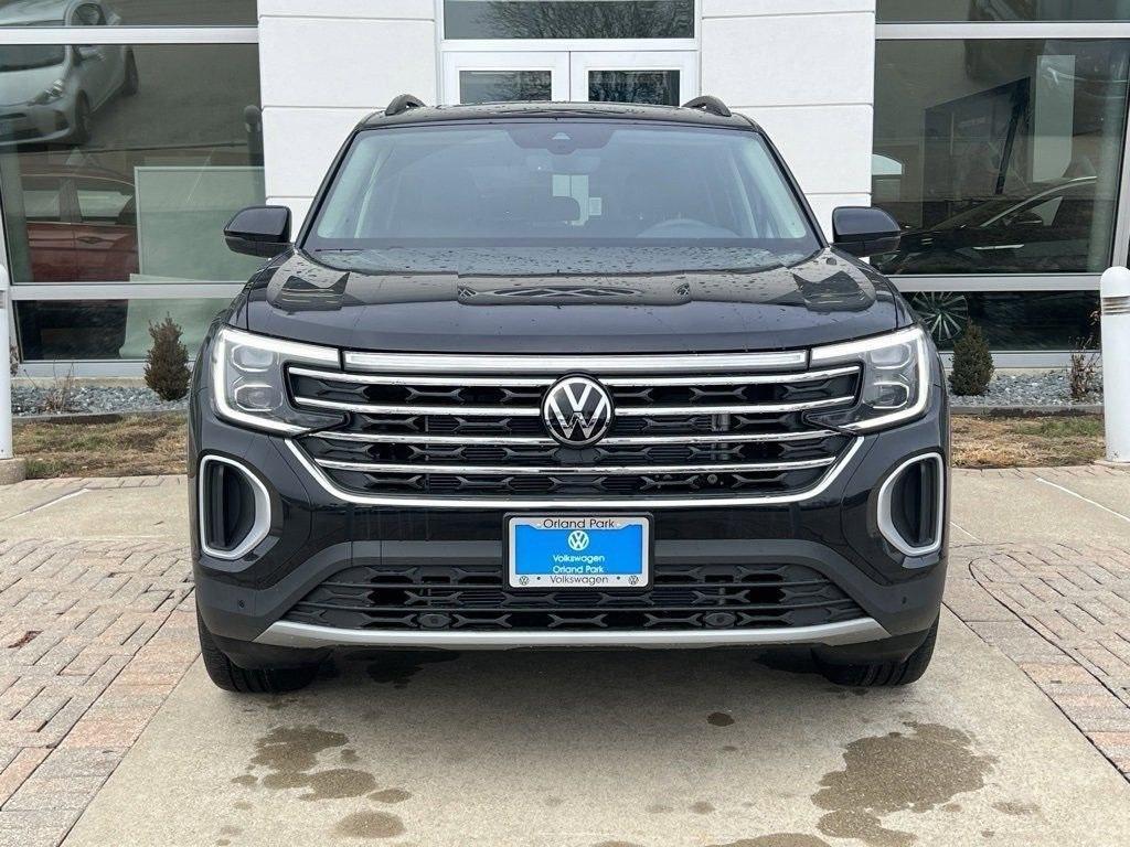 new 2025 Volkswagen Atlas car, priced at $44,136