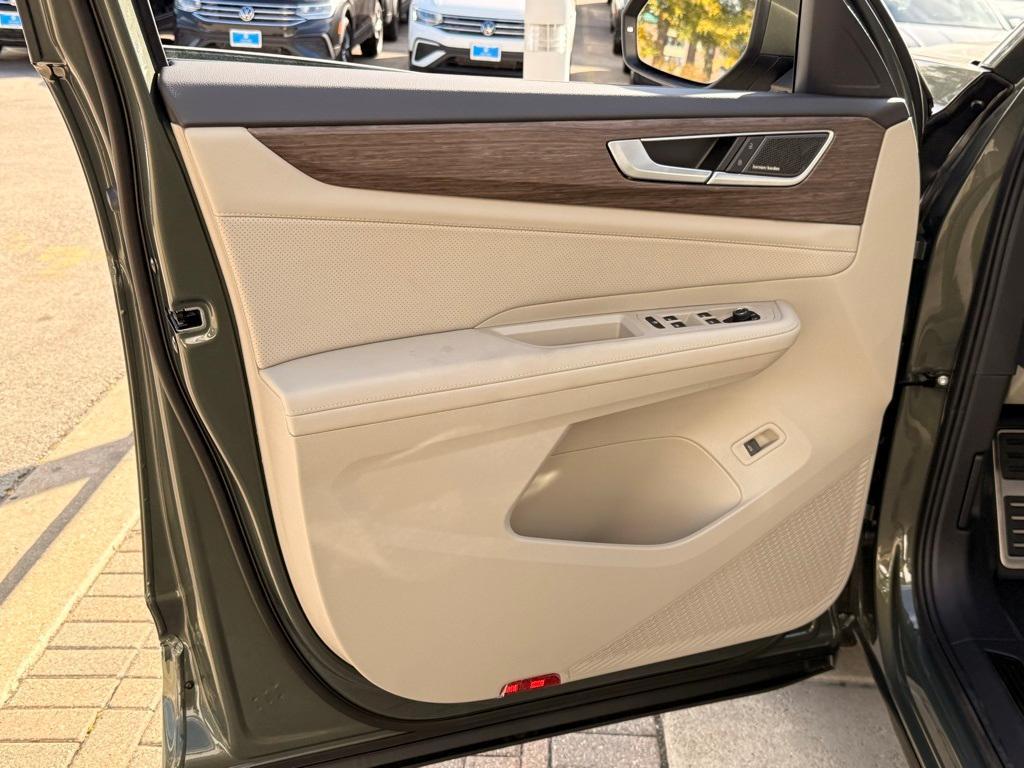 new 2026 Volkswagen Atlas car, priced at $54,779