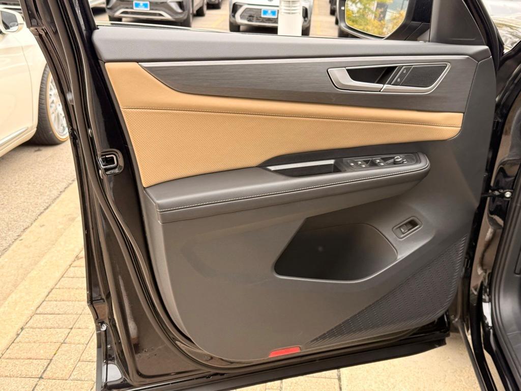 new 2026 Volkswagen Atlas Cross Sport car, priced at $46,215