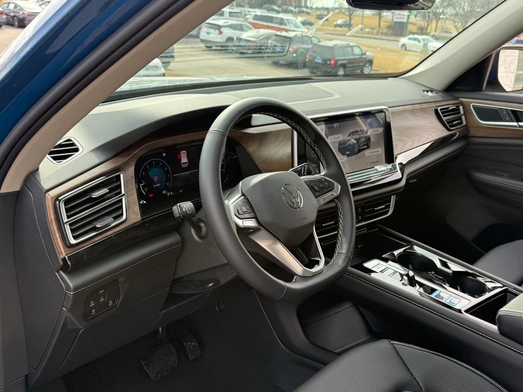 new 2025 Volkswagen Atlas car, priced at $43,683