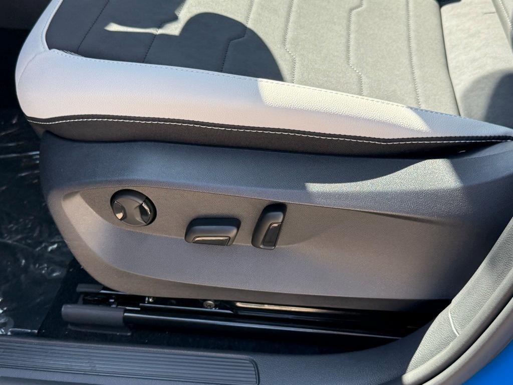 new 2025 Volkswagen Taos car, priced at $31,368