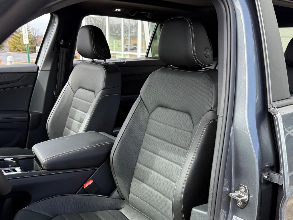 new 2025 Volkswagen Atlas Cross Sport car, priced at $47,980