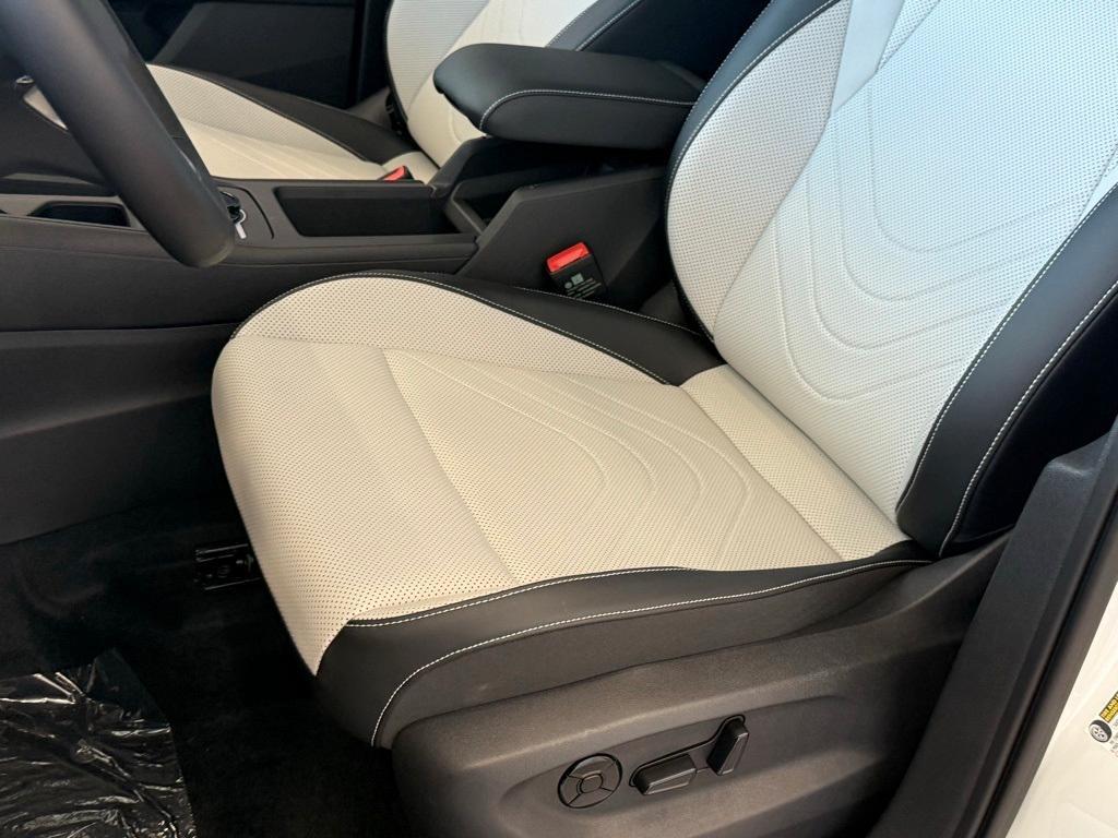 new 2025 Volkswagen Tiguan car, priced at $33,290
