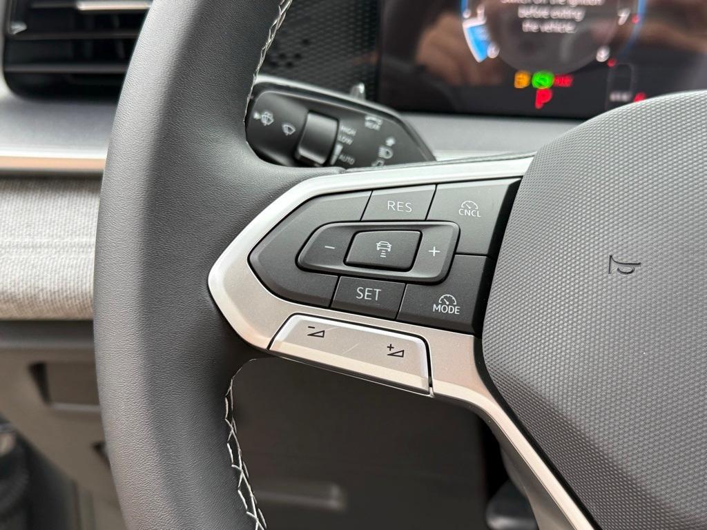 new 2025 Volkswagen Tiguan car, priced at $33,311