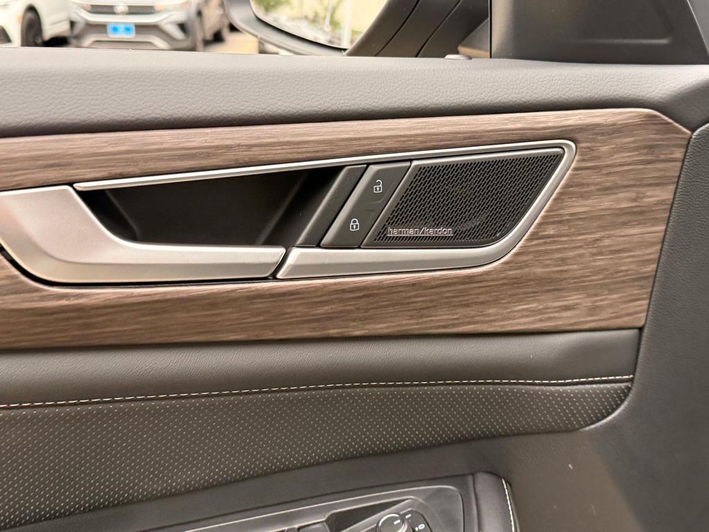 new 2026 Volkswagen Atlas car, priced at $54,911