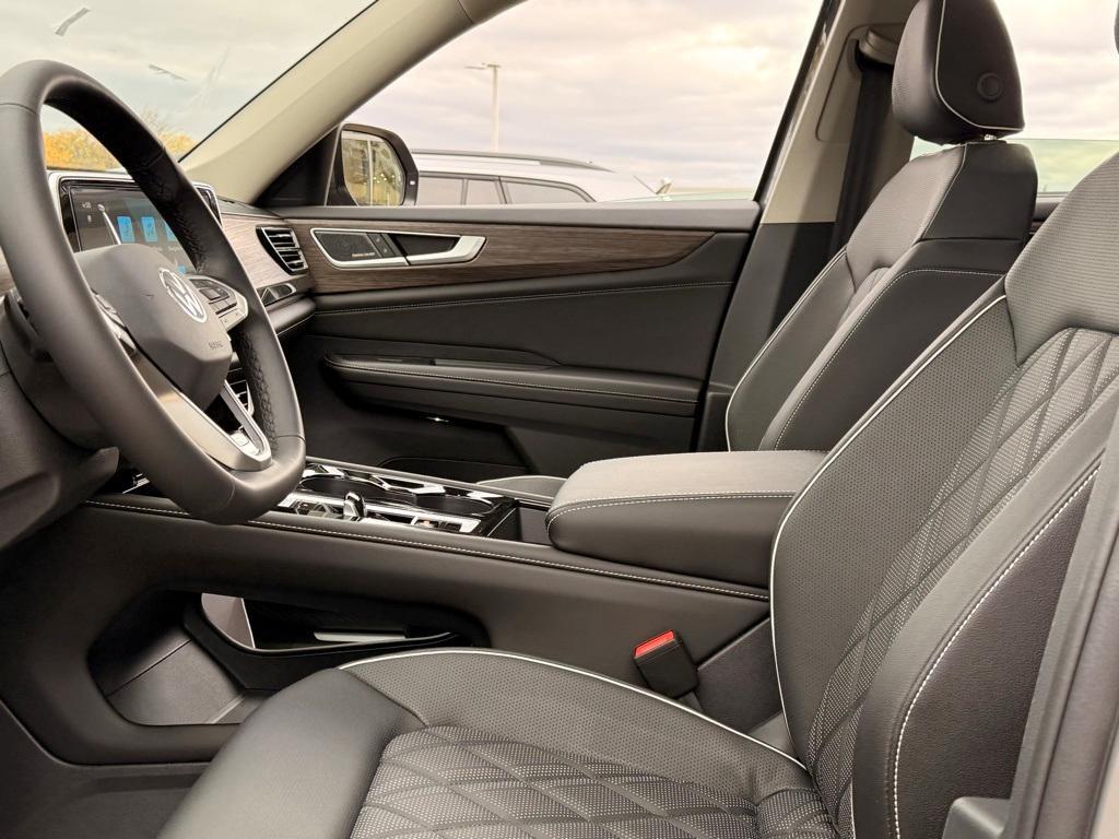 new 2026 Volkswagen Atlas car, priced at $54,911