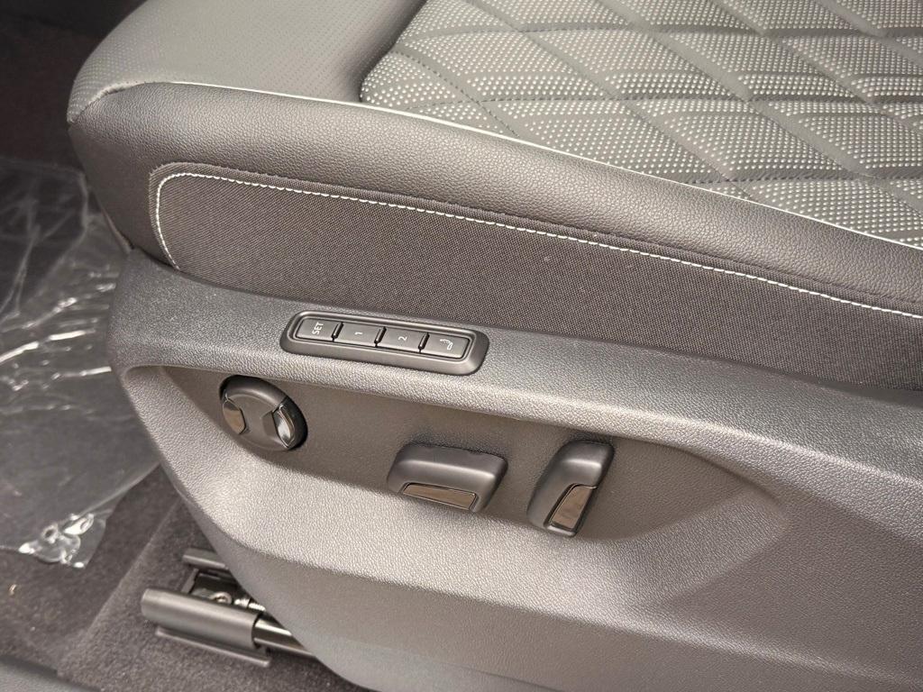 new 2026 Volkswagen Atlas car, priced at $54,911