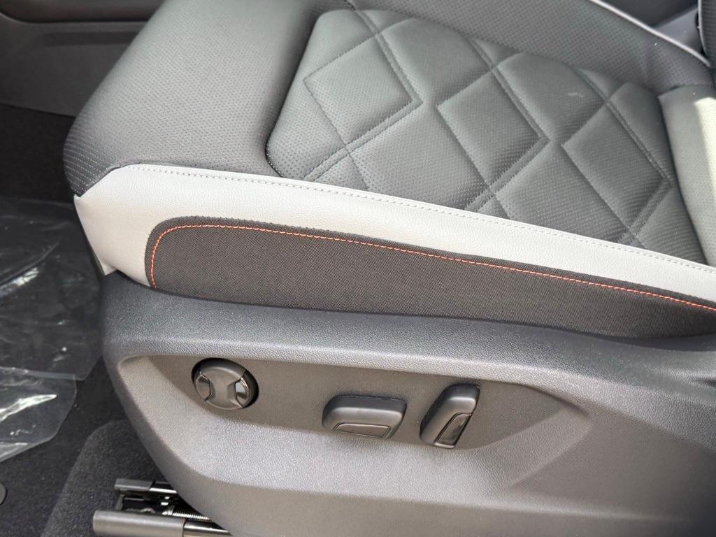 new 2025 Volkswagen Atlas car, priced at $44,904