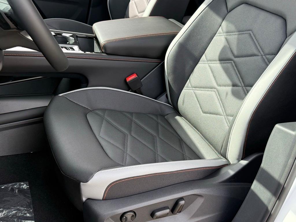 new 2025 Volkswagen Atlas car, priced at $44,904