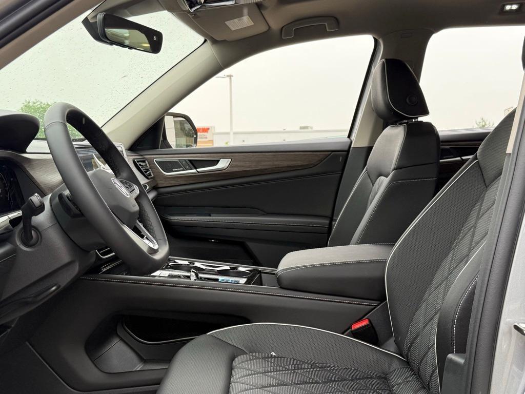 new 2025 Volkswagen Atlas car, priced at $53,509