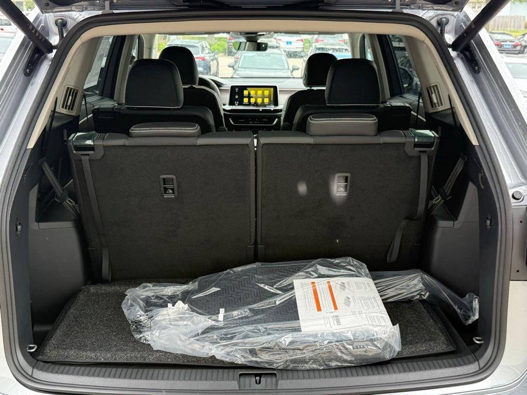 new 2025 Volkswagen Atlas car, priced at $53,509