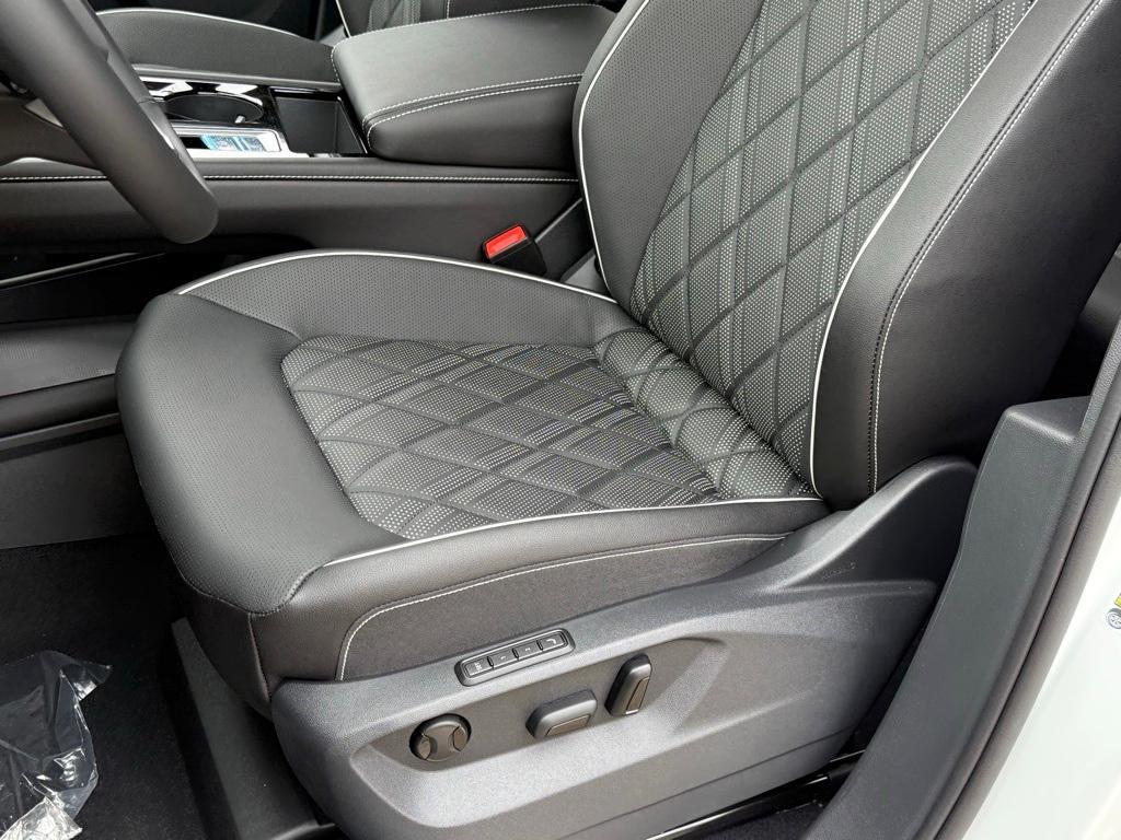 new 2025 Volkswagen Atlas car, priced at $53,946