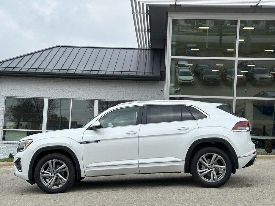 new 2024 Volkswagen Atlas Cross Sport car, priced at $45,551