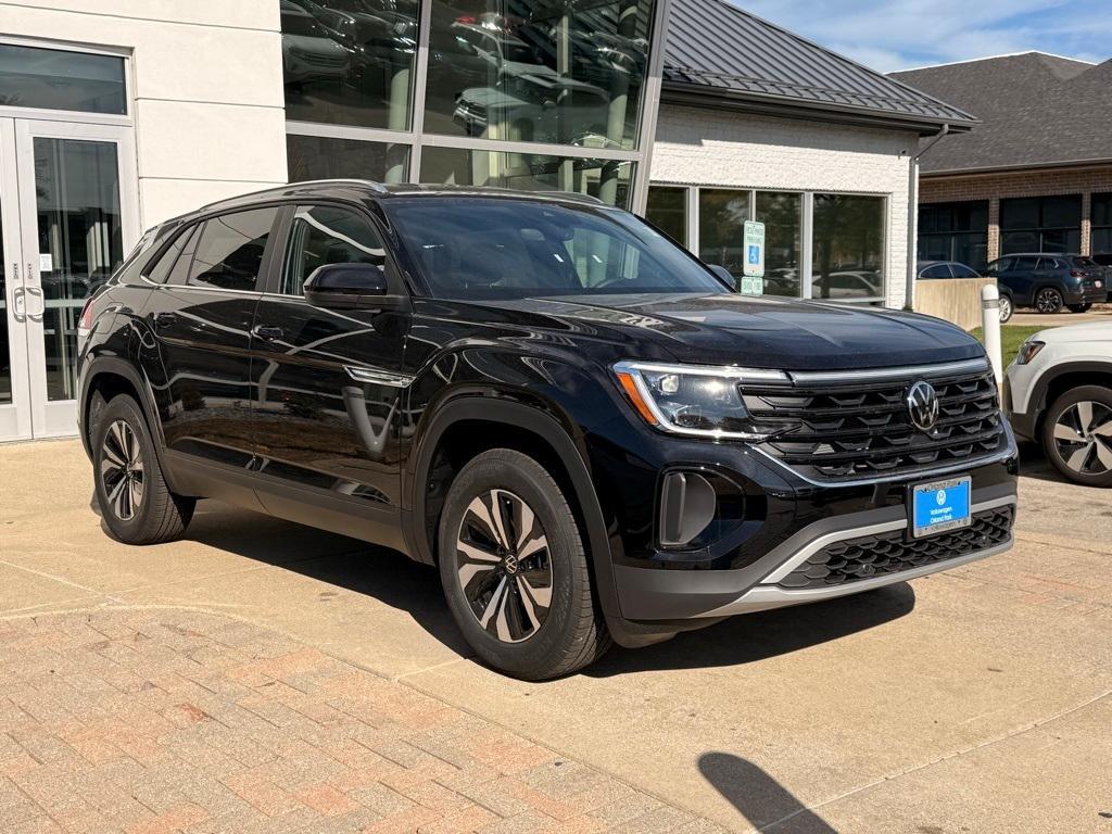 new 2026 Volkswagen Atlas Cross Sport car, priced at $40,524