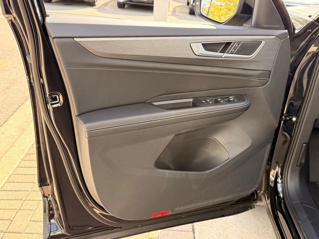 new 2026 Volkswagen Atlas Cross Sport car, priced at $40,524