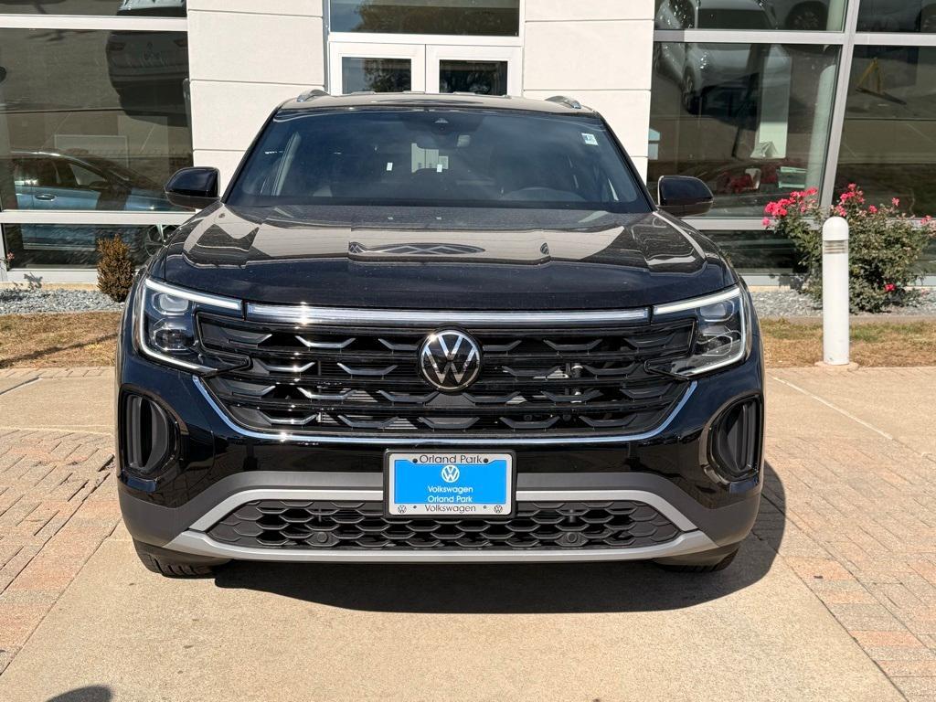 new 2026 Volkswagen Atlas Cross Sport car, priced at $40,524