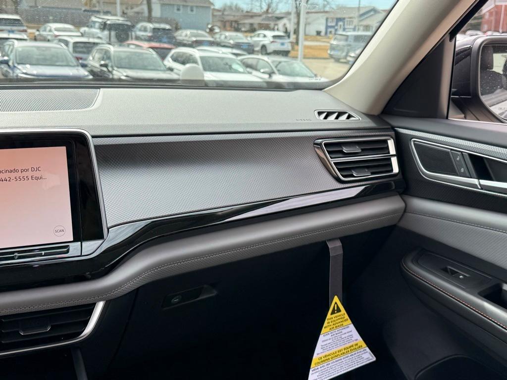 new 2025 Volkswagen Atlas car, priced at $45,341
