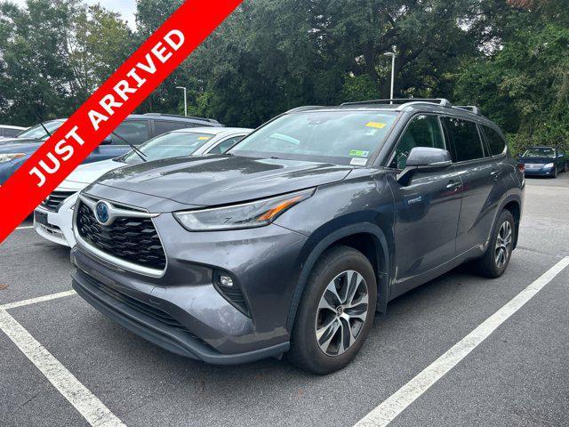 used 2021 Toyota Highlander Hybrid car, priced at $29,490