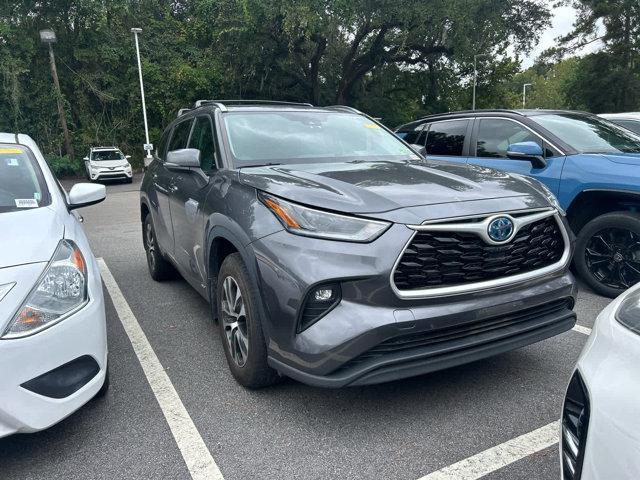 used 2021 Toyota Highlander Hybrid car, priced at $29,490