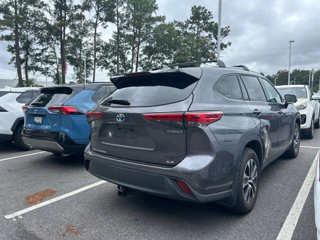 used 2021 Toyota Highlander Hybrid car, priced at $29,490