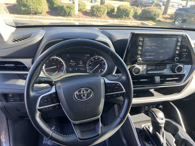 used 2022 Toyota Highlander car, priced at $34,749