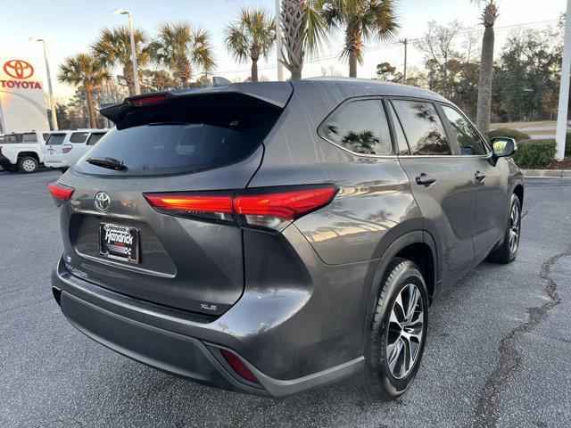 used 2022 Toyota Highlander car, priced at $34,488