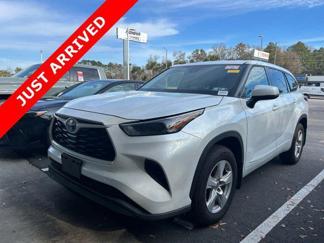 used 2022 Toyota Highlander car, priced at $32,498